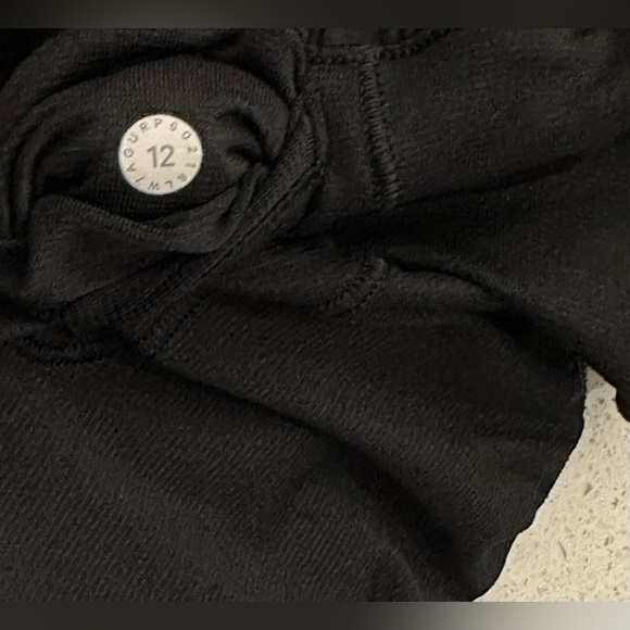 Lululemon: Women’s Hotty Hot Short II - Size 12 - Picture 12 of 13